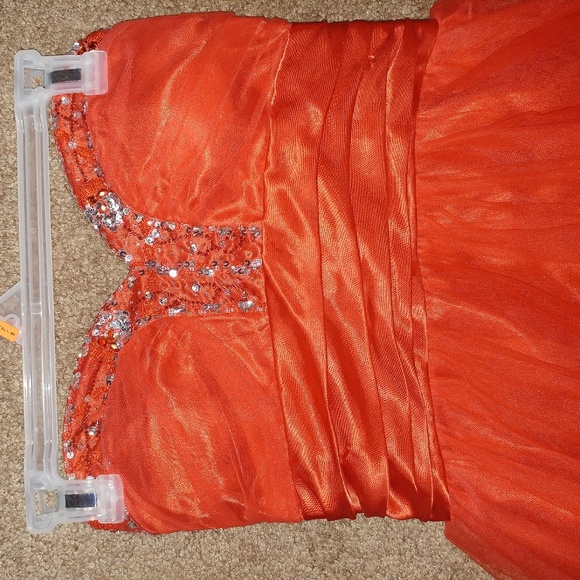 Prom dress - Picture 3 of 4